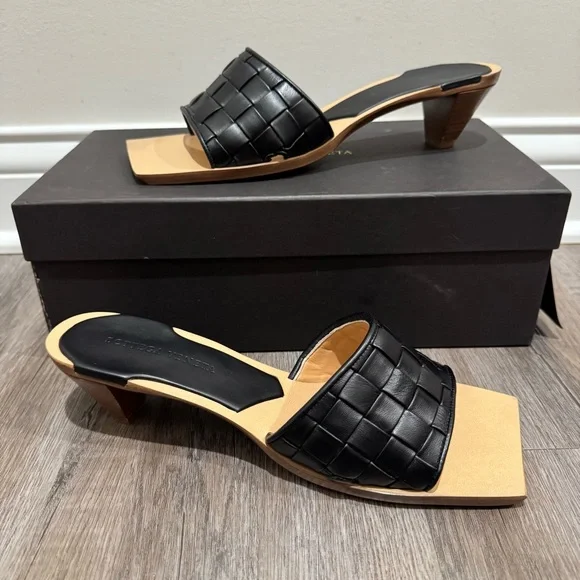 Bottega Veneta Sandals With Square Toe Bottega Veneta Stretch